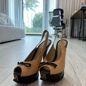 vintage fendi raffia pumps